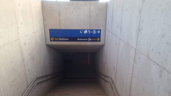 Výstroje trati a orientační systémy – železniční stavby